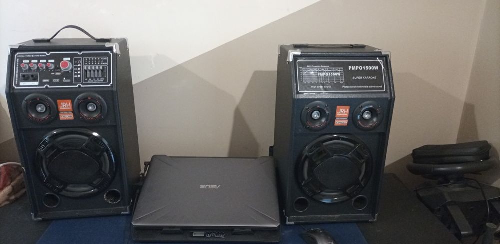 Laptop Asus tuf17''gaming +doua boxe active