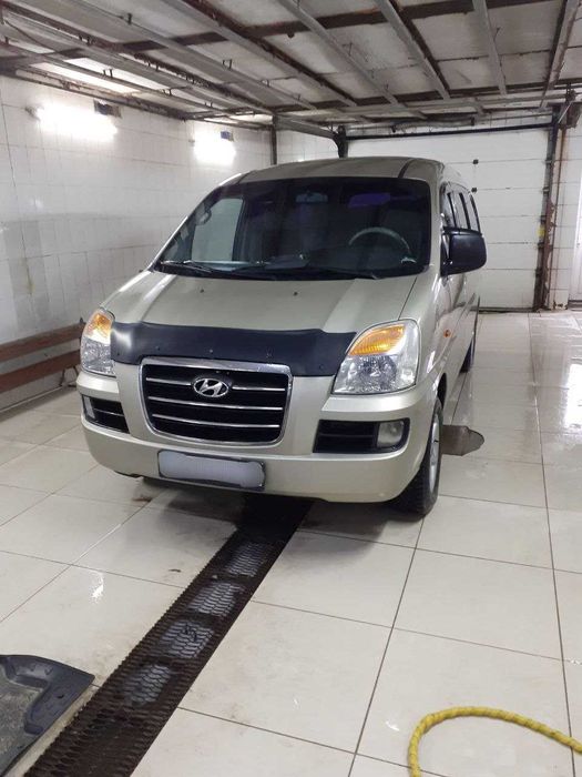 Автомобиль Hyundai H1 (Starex)