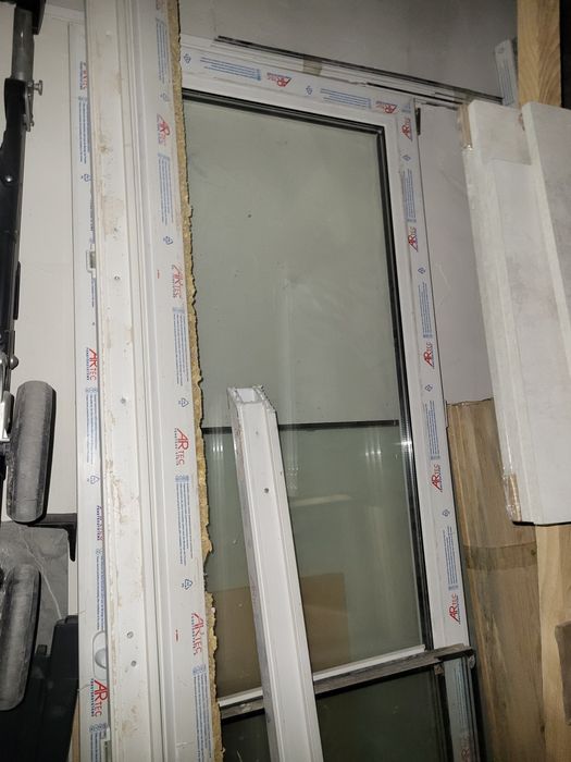 Металлопластиковый витраж с дверью