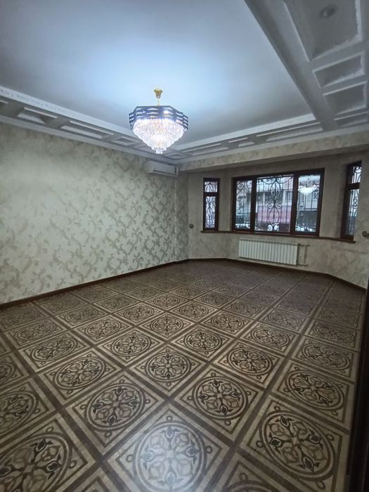 Паркентский. 3/1/9 трёх комнатная первый этаж