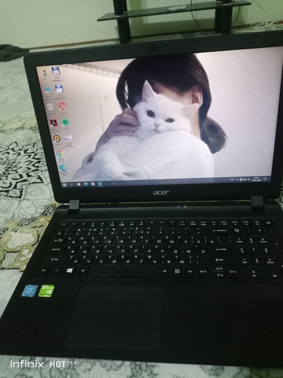 Acer notbook sotiladi