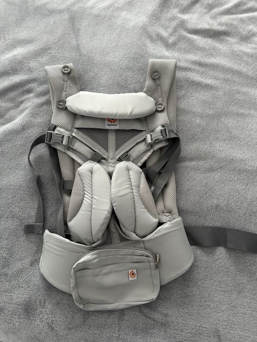 Marsupiu Ergobaby Omni 360 Cool Air Mesh Pearl Grey