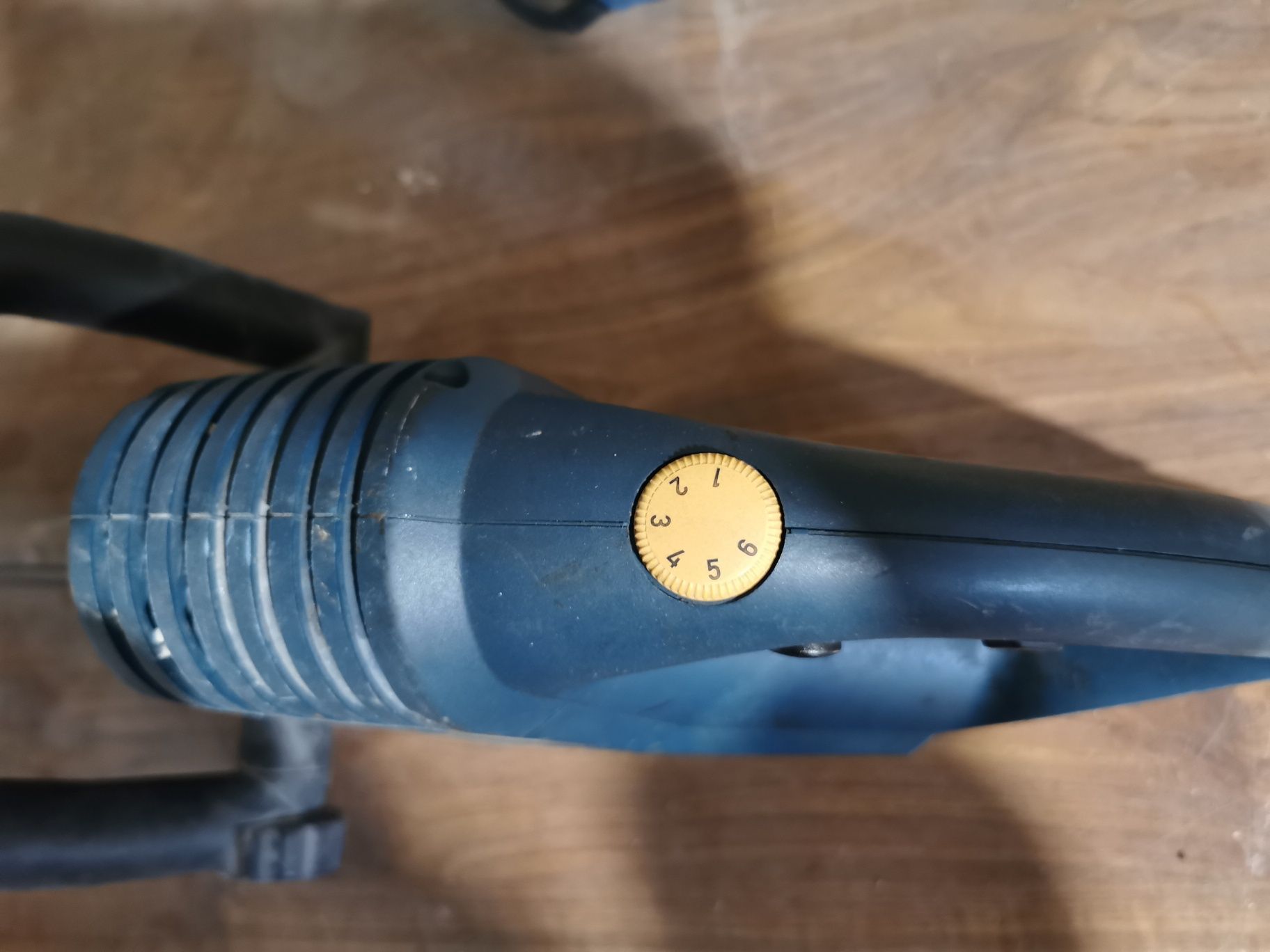 Продавам електрически трион BOSCH GFZ 12-35 AS Profesional