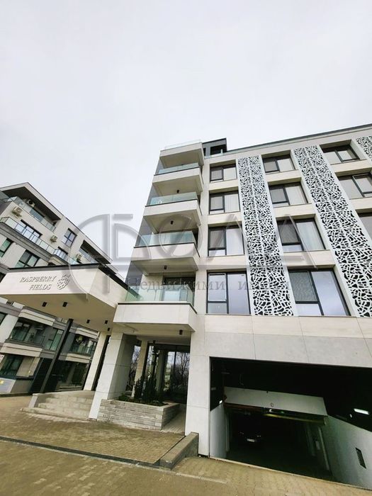 Продава се Тристаен апартамент в София, Студентски град - 116 кв.м за 2276 €/кв.м - Снимка #1