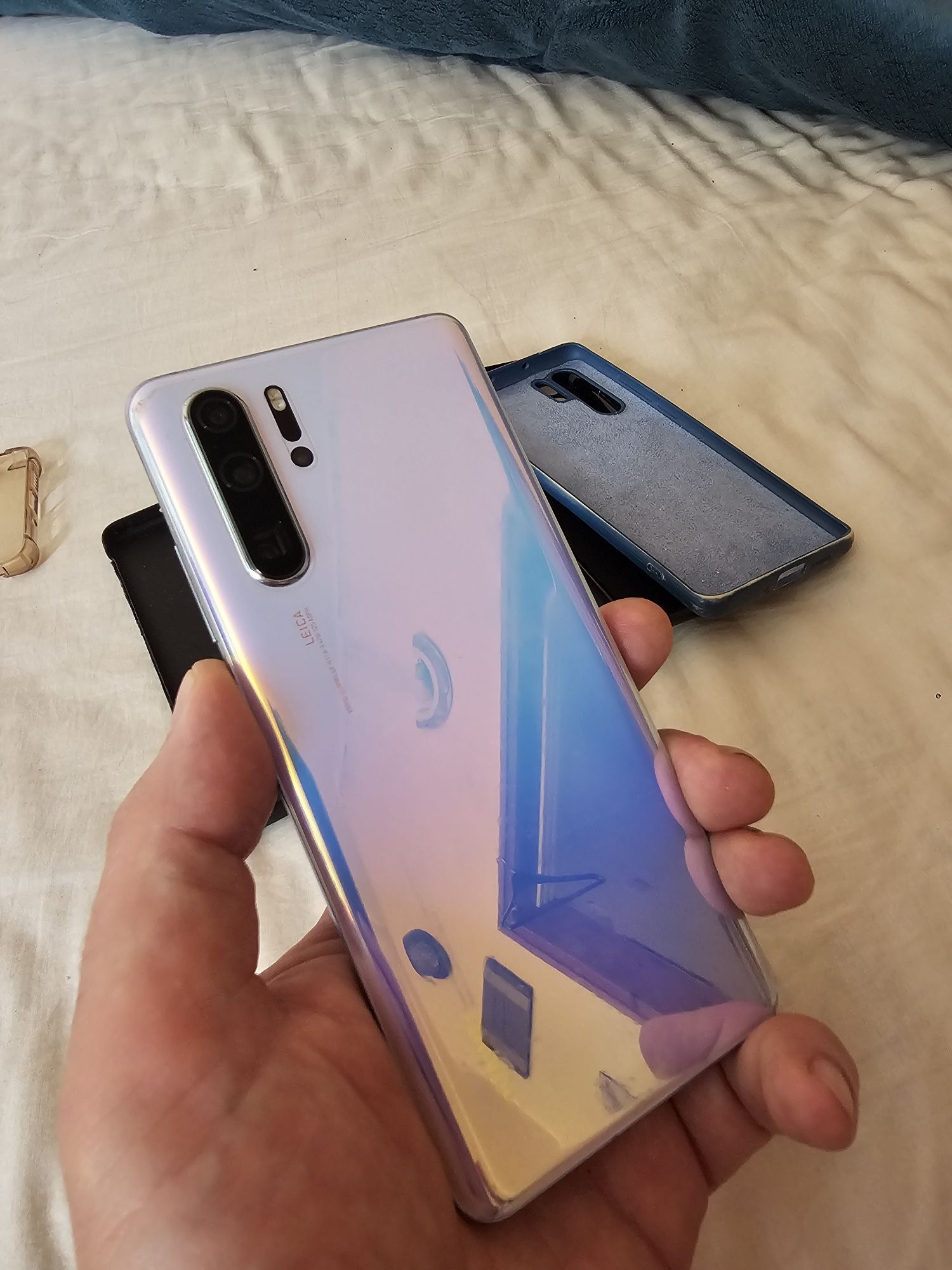 Huawei p30 pro + 128 гигабайта мемори кард