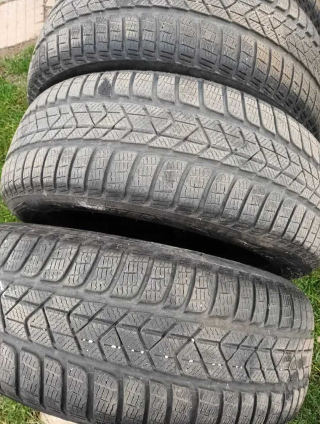 Зимни гуми 225/60/18
PIRELLI S0TTOZERO 3 дот 2018 5мм грайфер