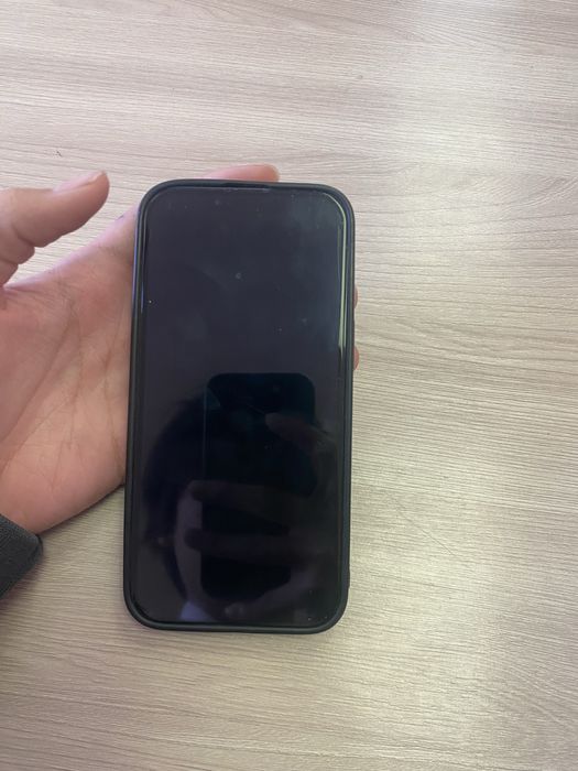 Айфон 13 срочно продам