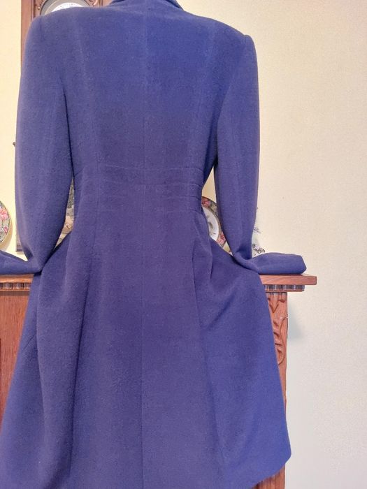 Palton mov nou, minunat, foarte elegant, stofa de lana