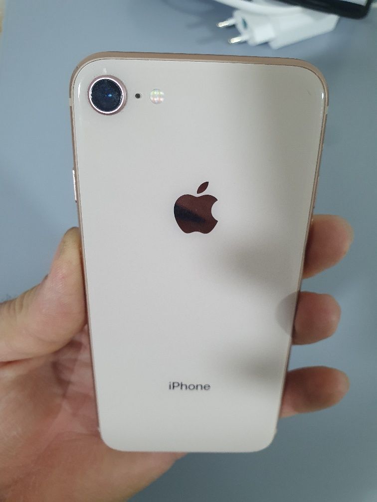 iPhone 8 100$ ga bervoriladi