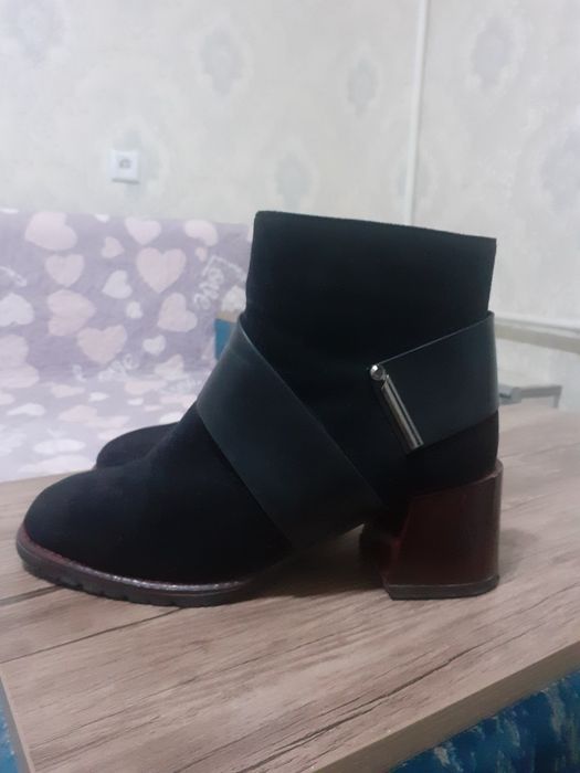 Замшевые зимние сапоги 38 размер