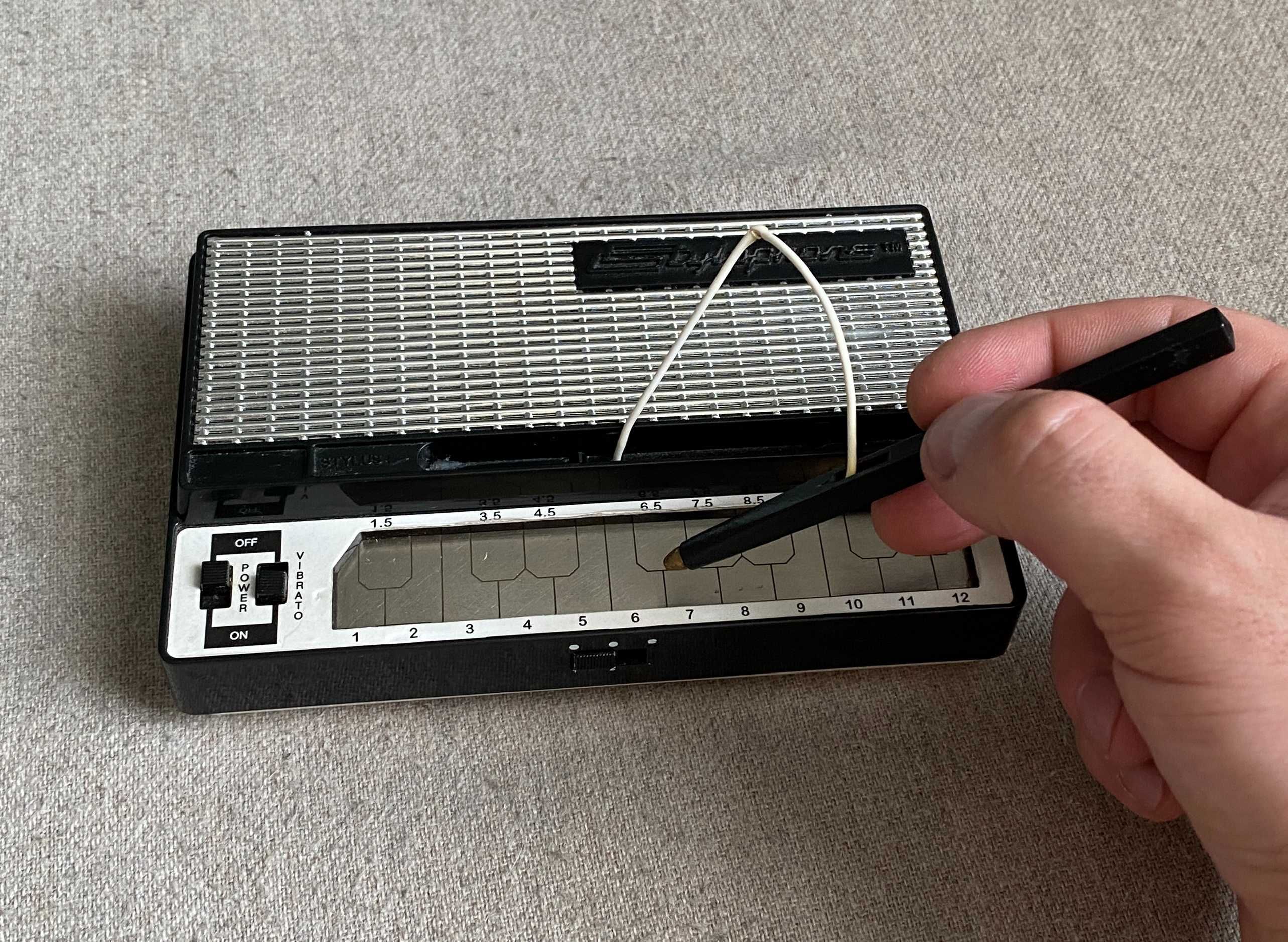 Sintetizator de buzunar Dubreq Stylophone S-1 - model original