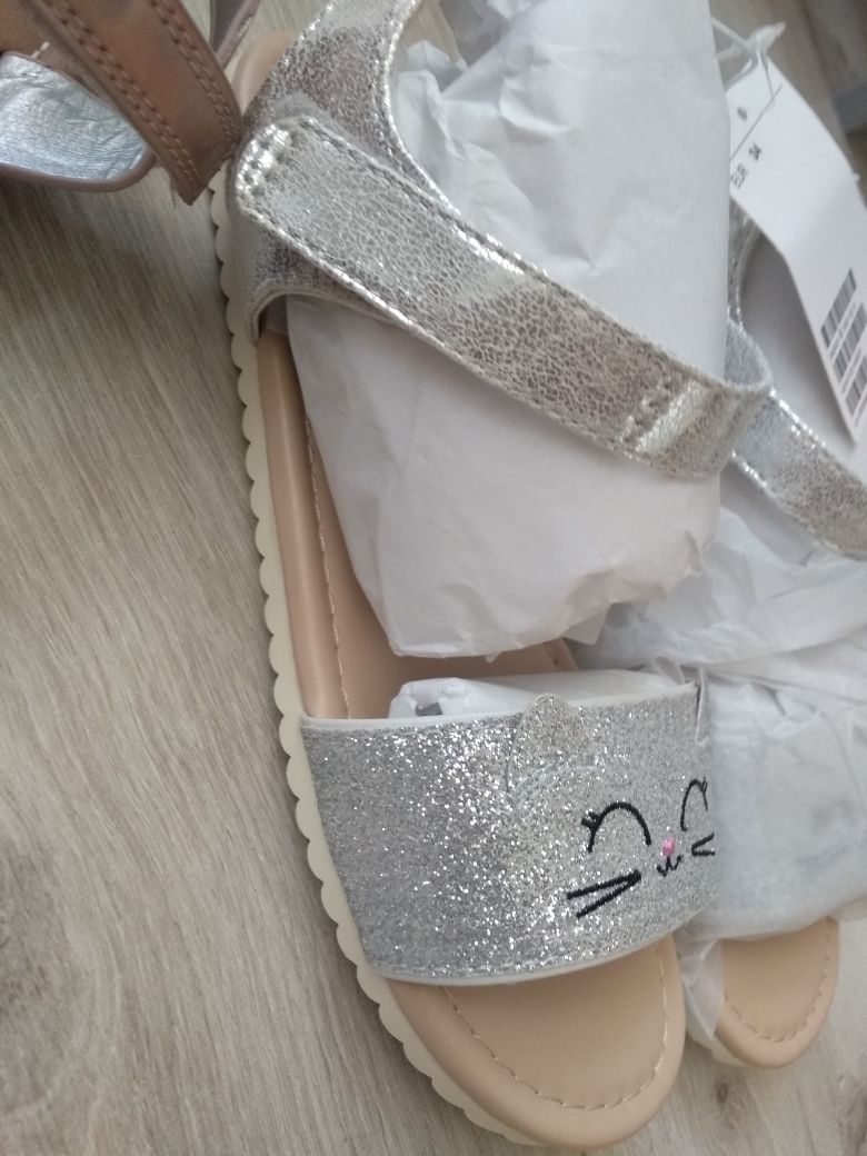 Нови сандали Crocs, George и HM