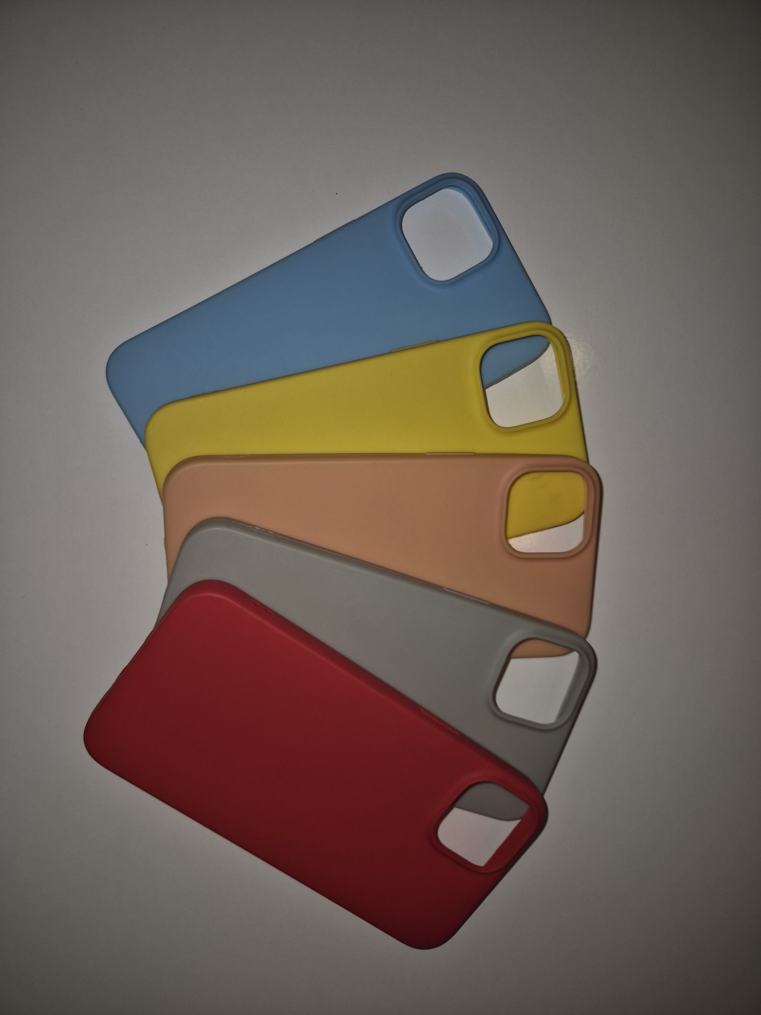 Калъфи за Iphone 13 чистата версия