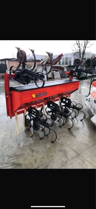 Prasitoare cu fetrilizare prasitori 4 randuri fabricate Italia