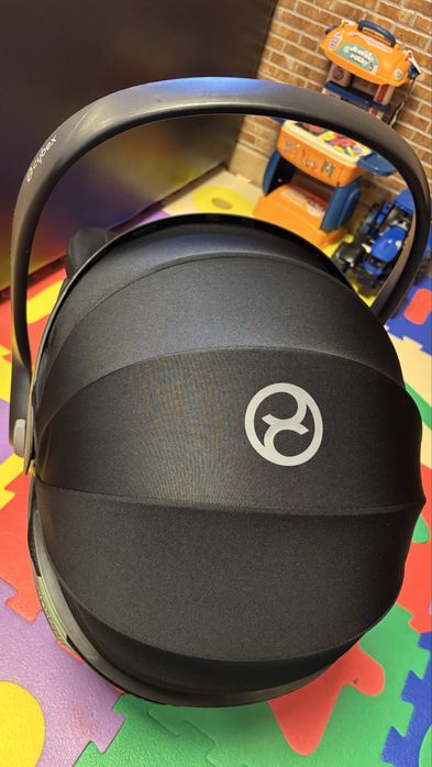 Scoica Cybex Cloud Z, plus baza si adaptori Eezy s line