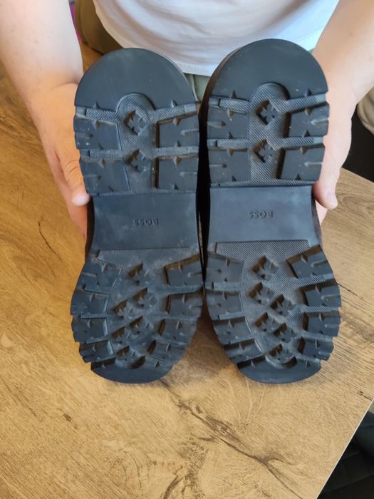 Зимни боти BOSS естествен велур