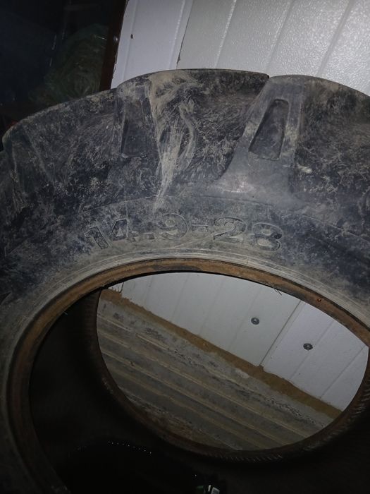 Vând cauciuc tractor OZKA 14.9-28