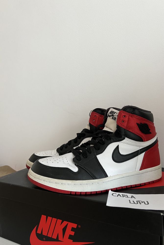 Jordan 1 Retro High Satin Black Toe