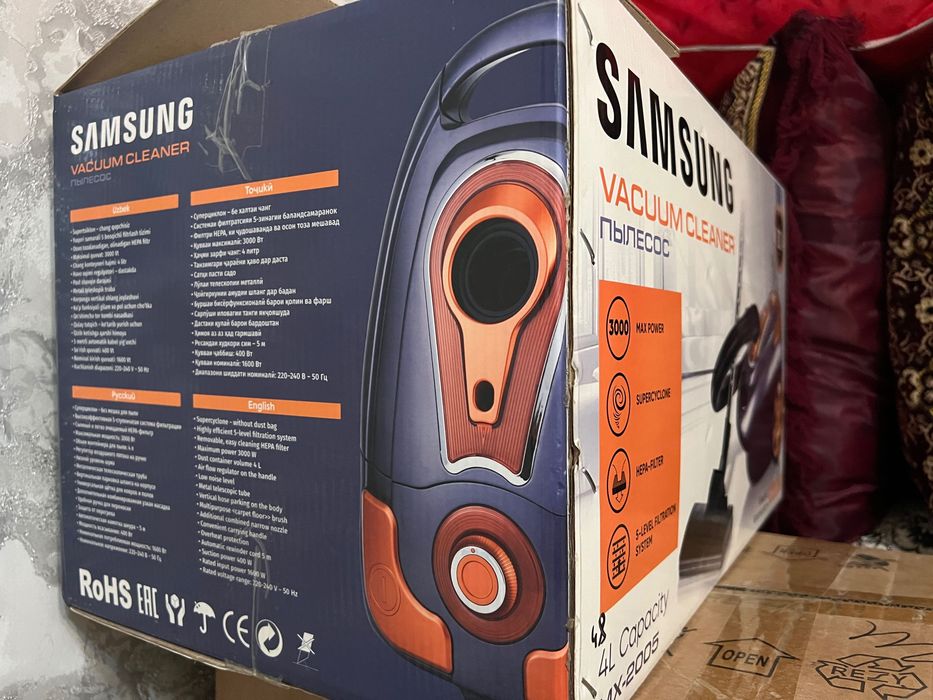 Пылесос SAMSUNG 3000/4L
