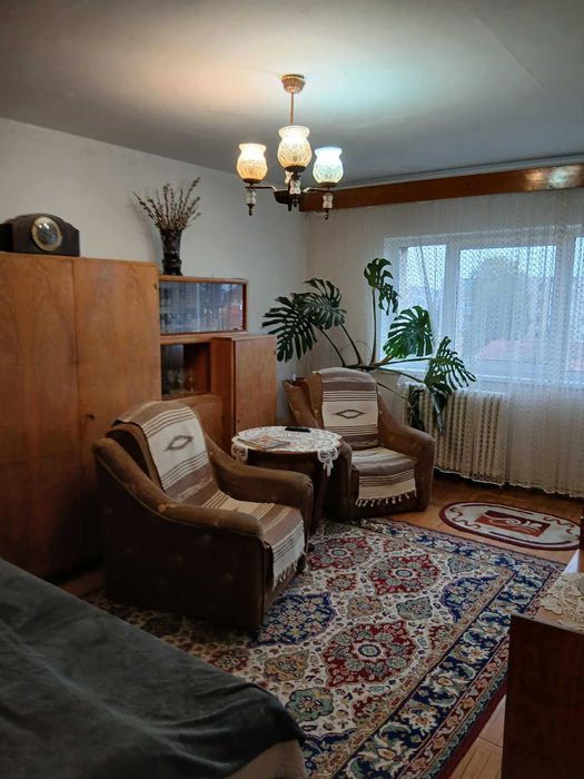De vanzare apartament cu 3 camere