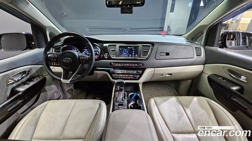 Kia Carnival 2020 бензин Кореядан келган