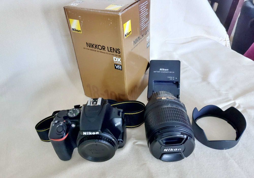Фотоапарат Nikon D3500 + AF-S DX NIKKOR 18-105mm f/3.5-5.6G ED VR