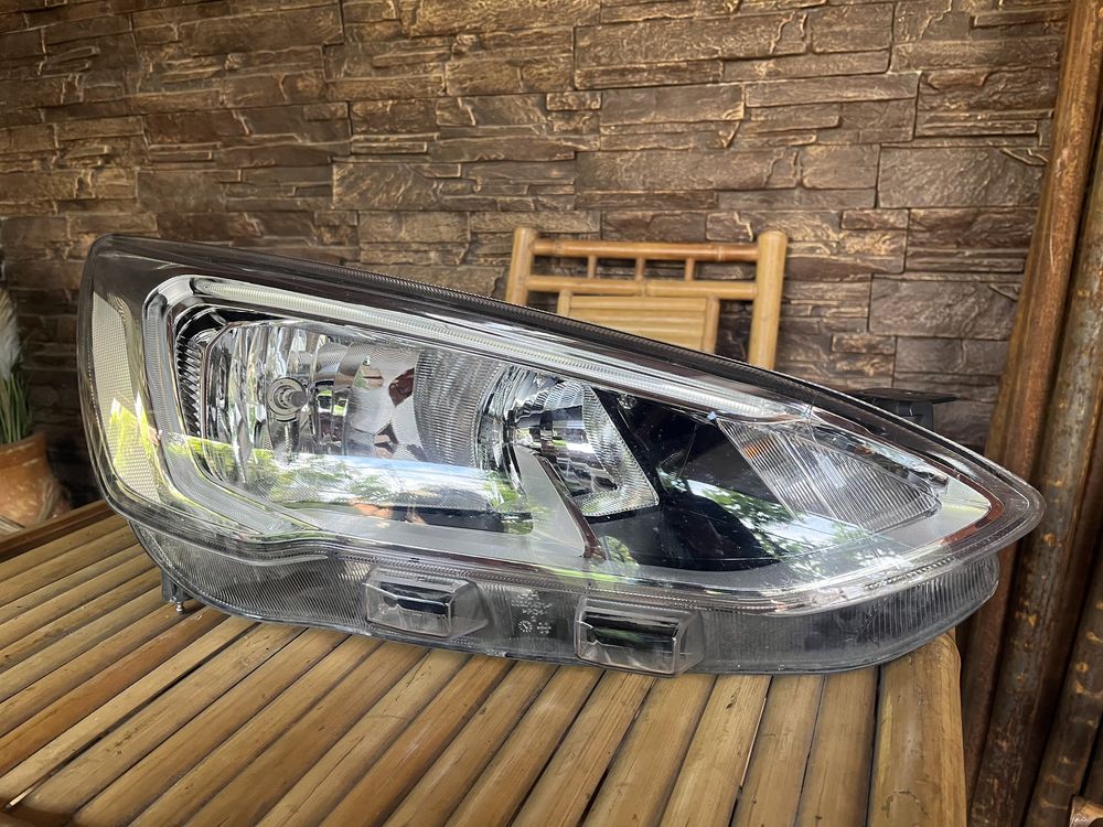 Фар за Ford Focus LED JX7B-13W029