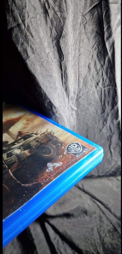 Vând joc Mad Max ps4