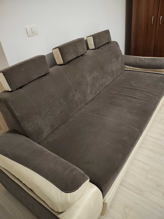 Canapea extensibila ,model frumos