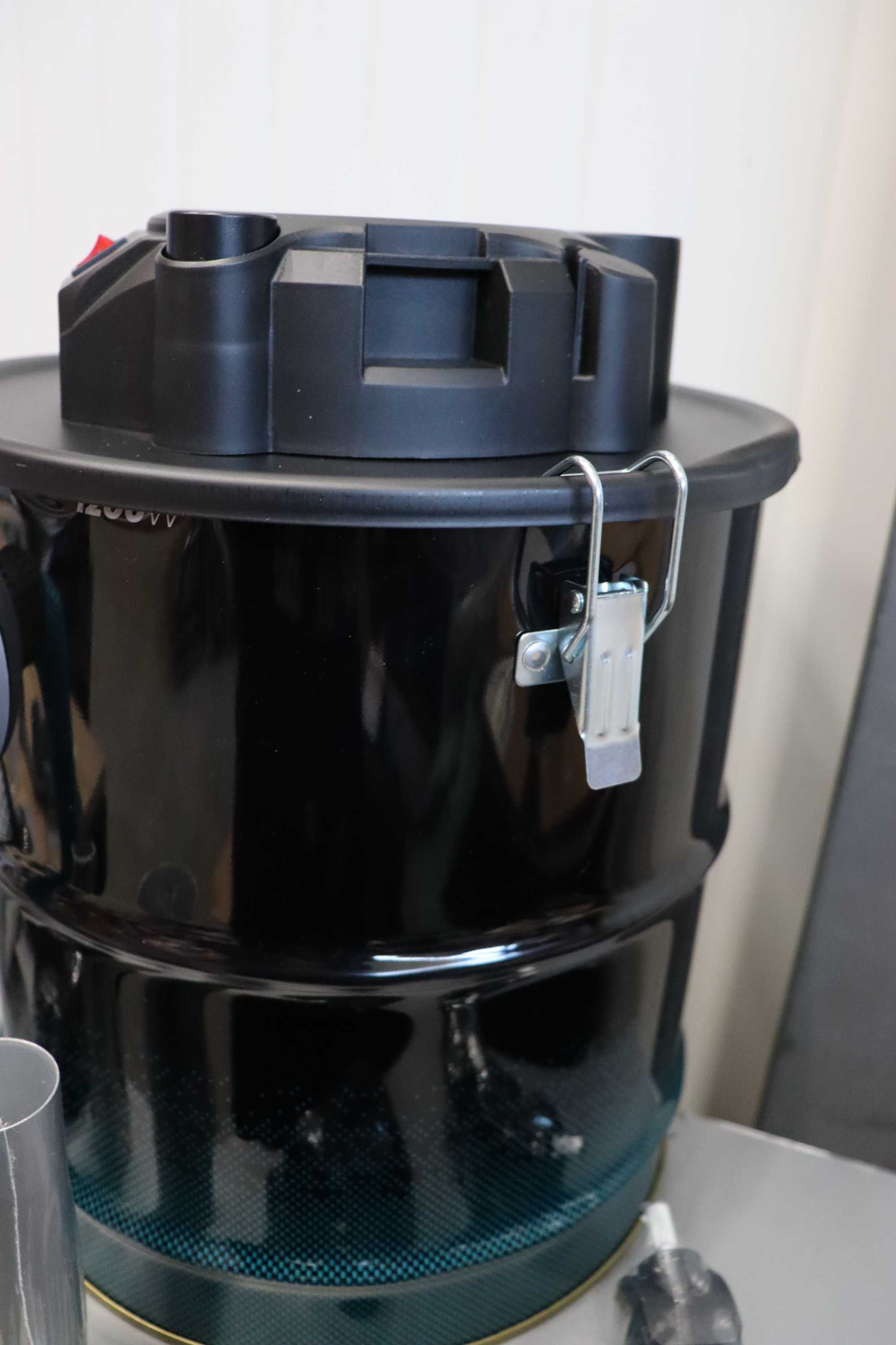 Прахосмукачка Cecotec Conga 5000 EasyGo, пепелосмукачка 20 л, 1200 W