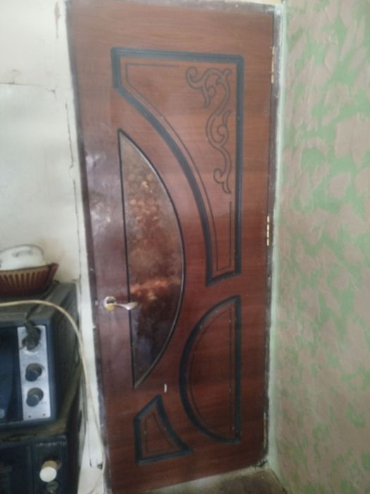 Eshik sotiladi holati yaxshi