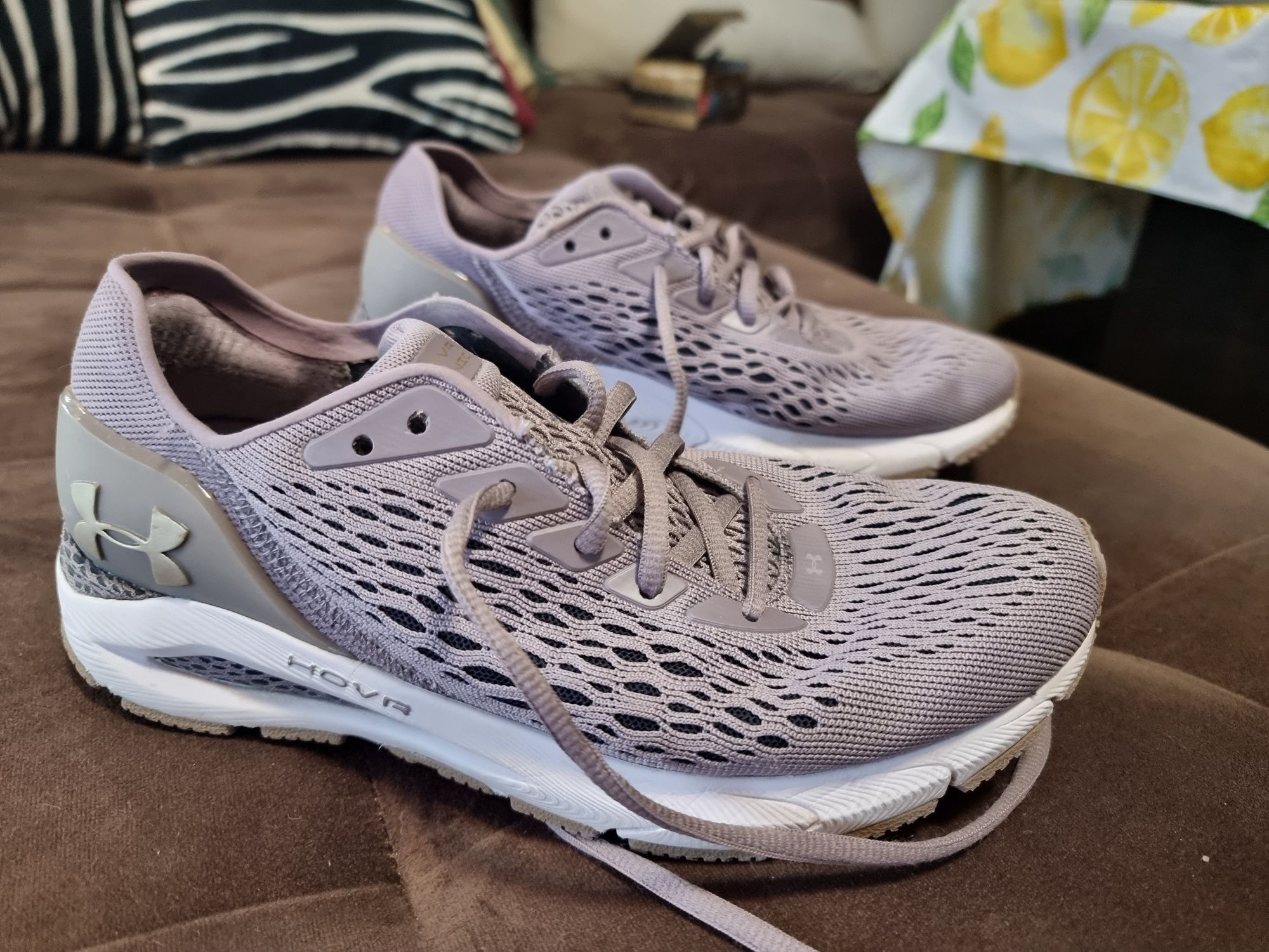 Under Armour дамски маратонки номер 40