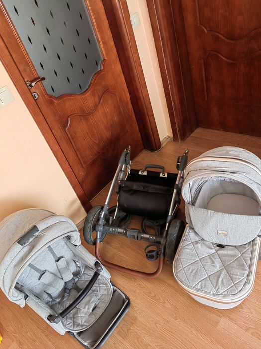 Количка с два коша за новородено и за след 6 месеца с падарък кенгуру