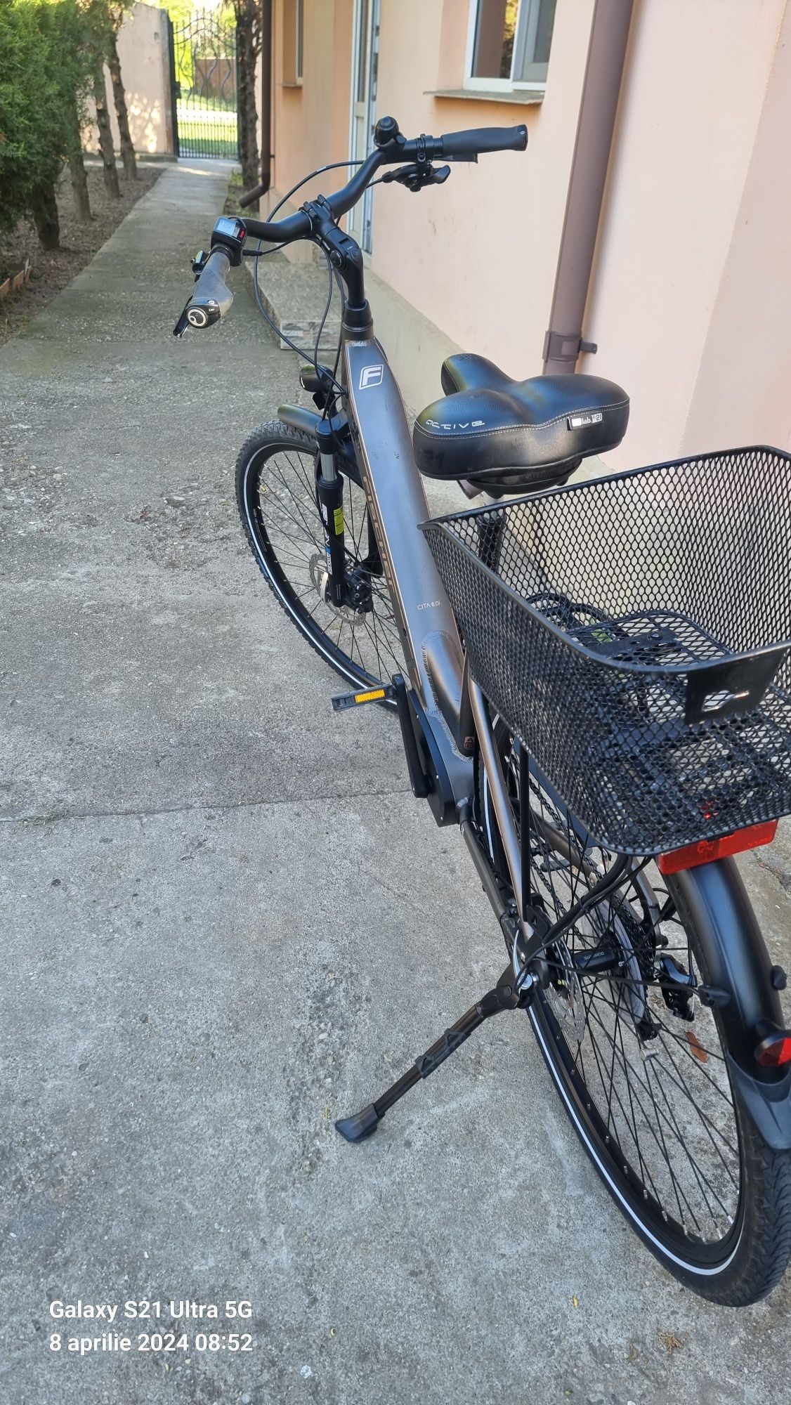 Bicicleta electrică dama 45