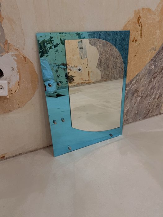 Отдам зеркало в ванную