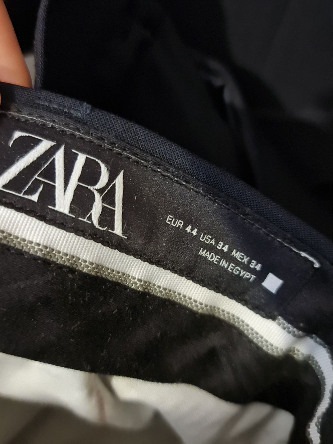 Costum Zara bleumarin, 60% lână, sacou 50, pantaloni 44