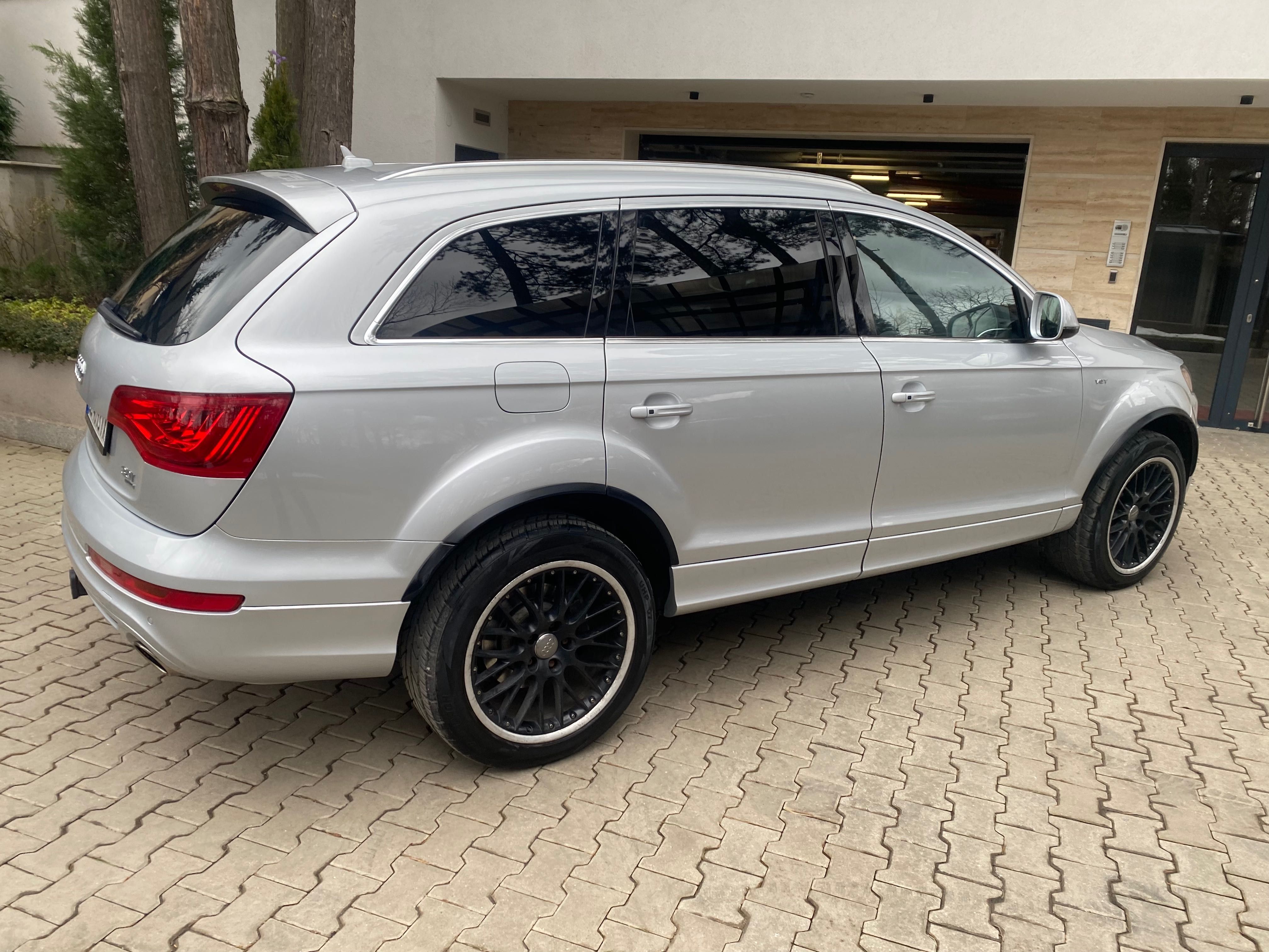 Продава Audi Q7 3.0T S-line