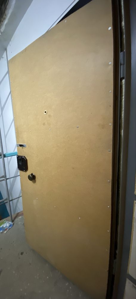 Продам дверь в отличном состоянии