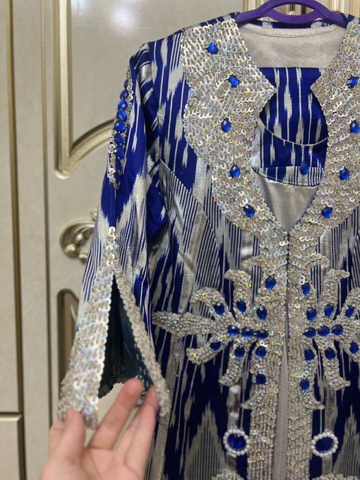 Сарпо ва келча кийим сотилади