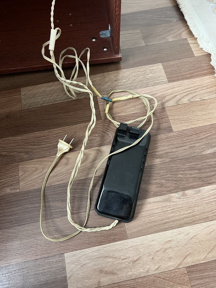 Продам советскую швейную машинку «Чайка •142м»