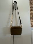 Дамска чанта Charles & Keith