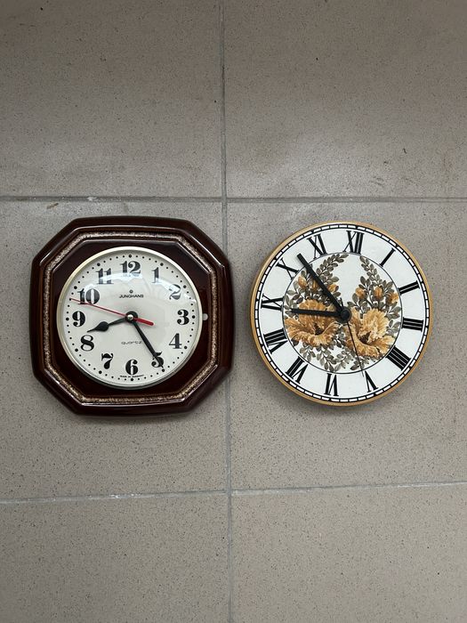 Doua ceasuri portelan