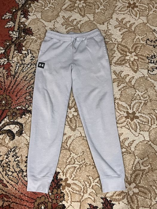 Сиво долнище Under Armour (ОРИГИНАЛНО)