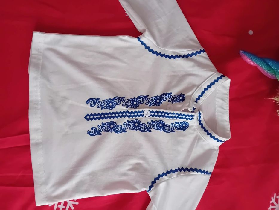 Bluza tip ie purtata maxim 1 ora