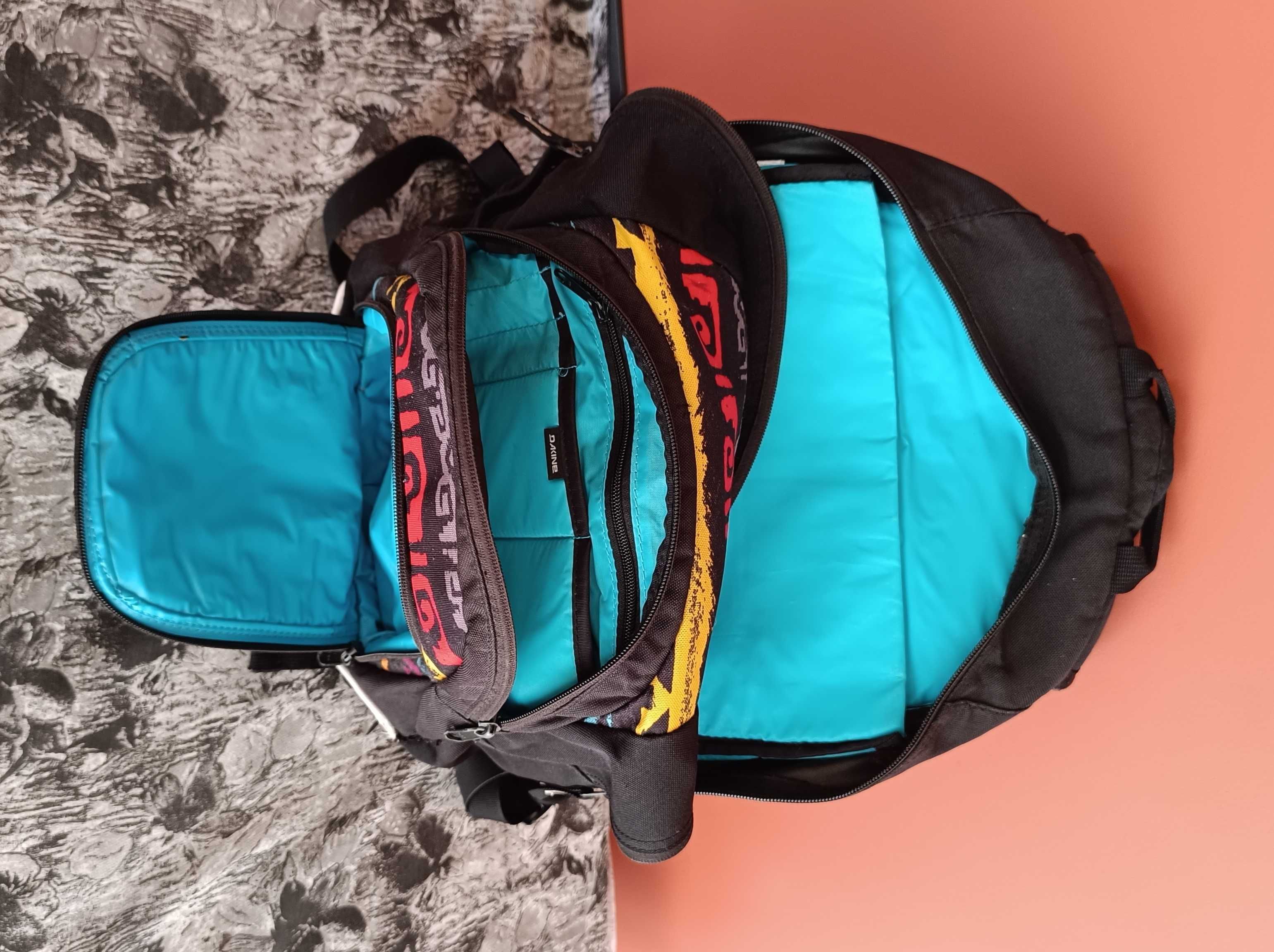 Dakine Campus 25L- В Добро Състояние