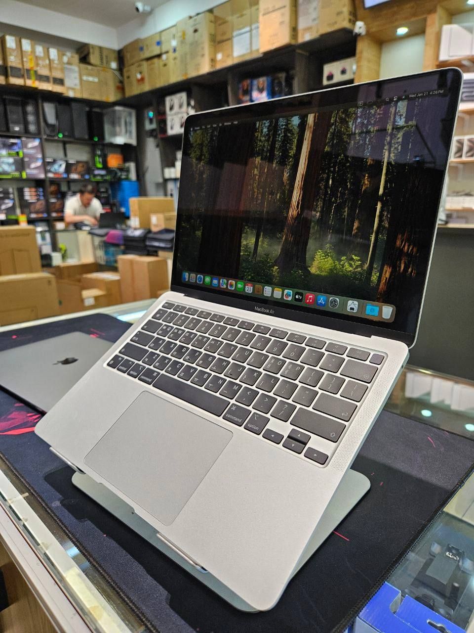 MacBook M1 sotiladi