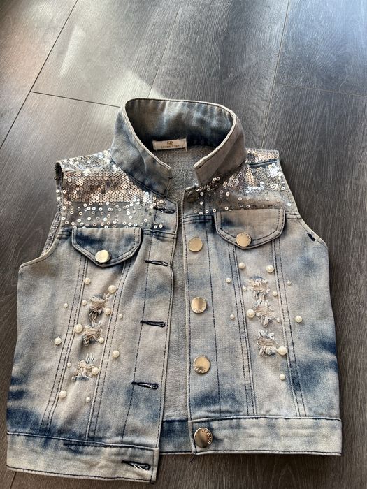 Дамски елеци-20 лв