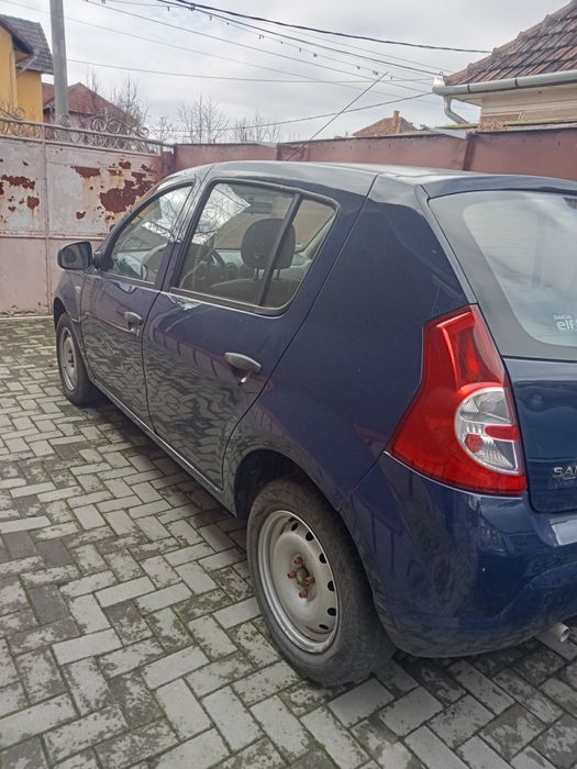 Dacia Sandero recent adusa