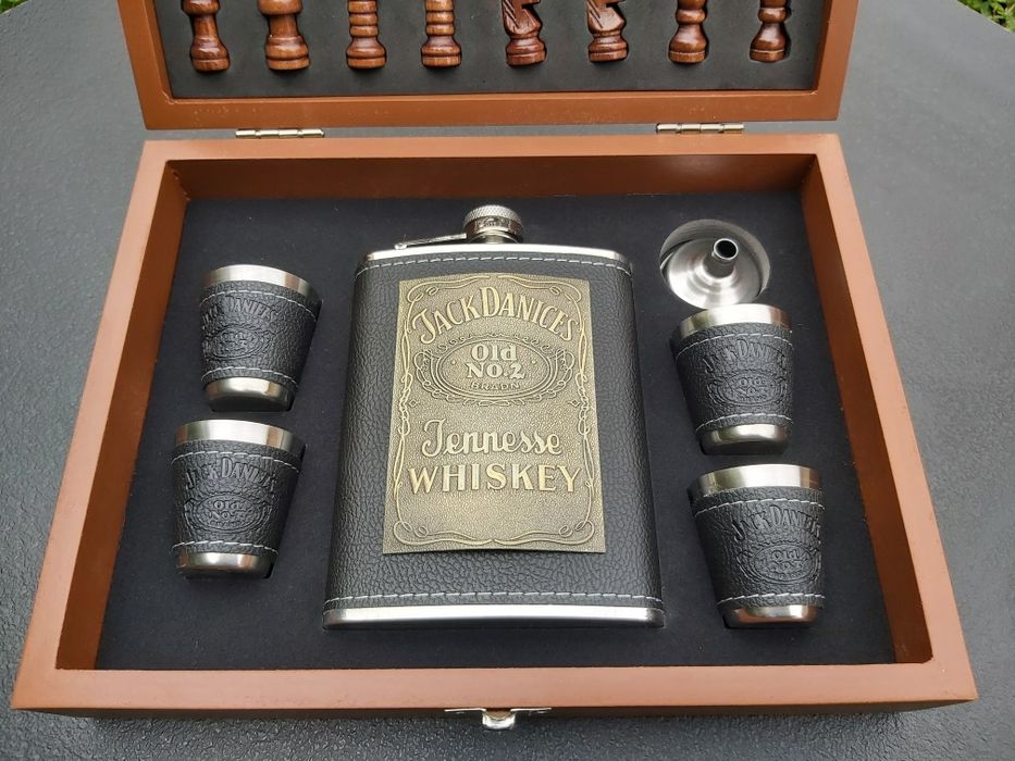 Стилен подаръчен комплект ШАХ Jack Daniel's 2 модела