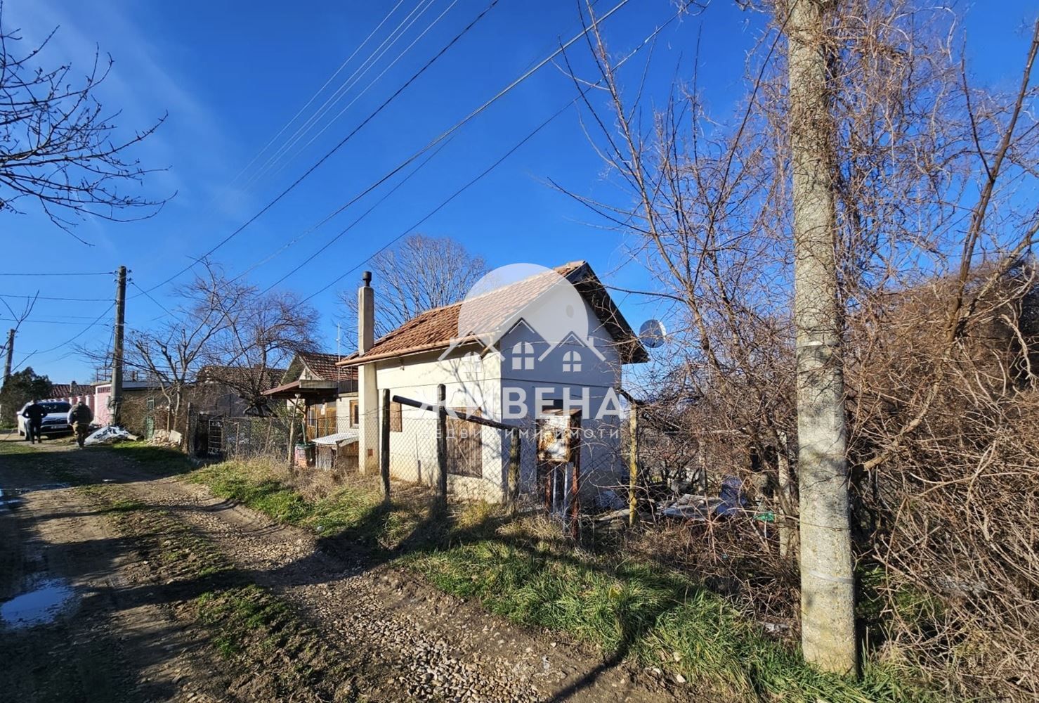 Малка къща с двор 1085 кв.м, м-т Боровец - север